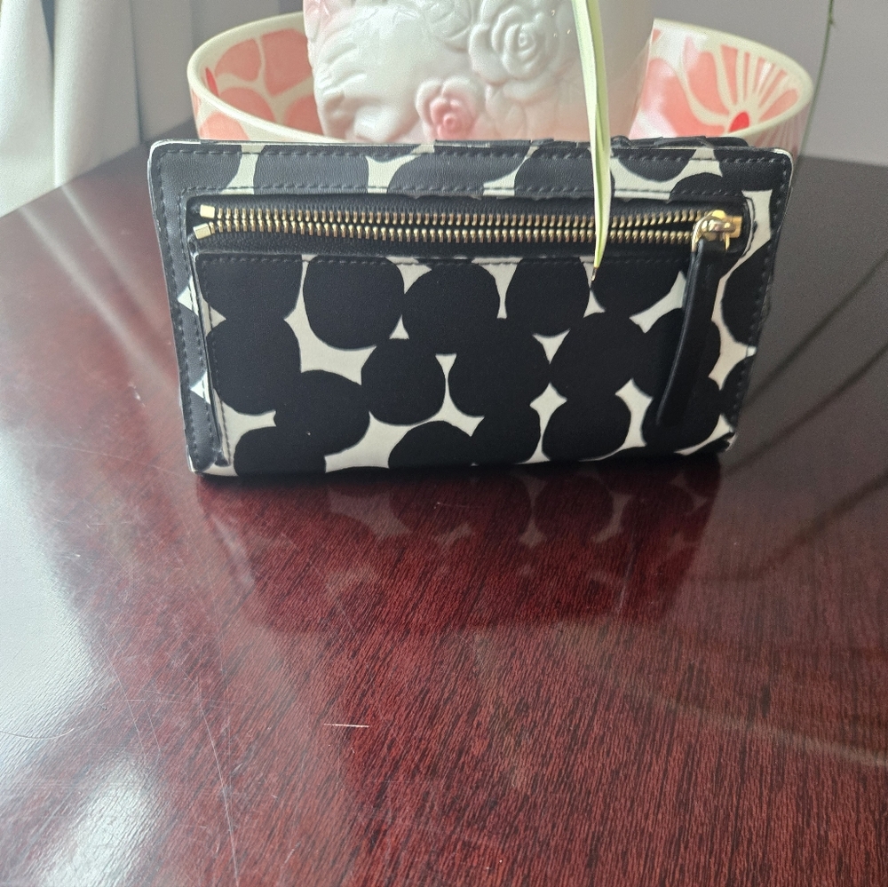 Kate Spade Black and White Wallet - Picture 2 of 4